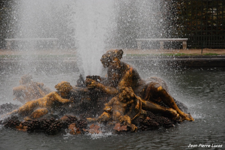121014_2035_versailles.jpg