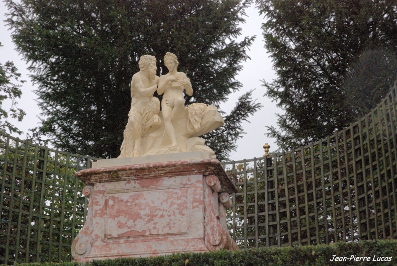 121014_2041_versailles.jpg